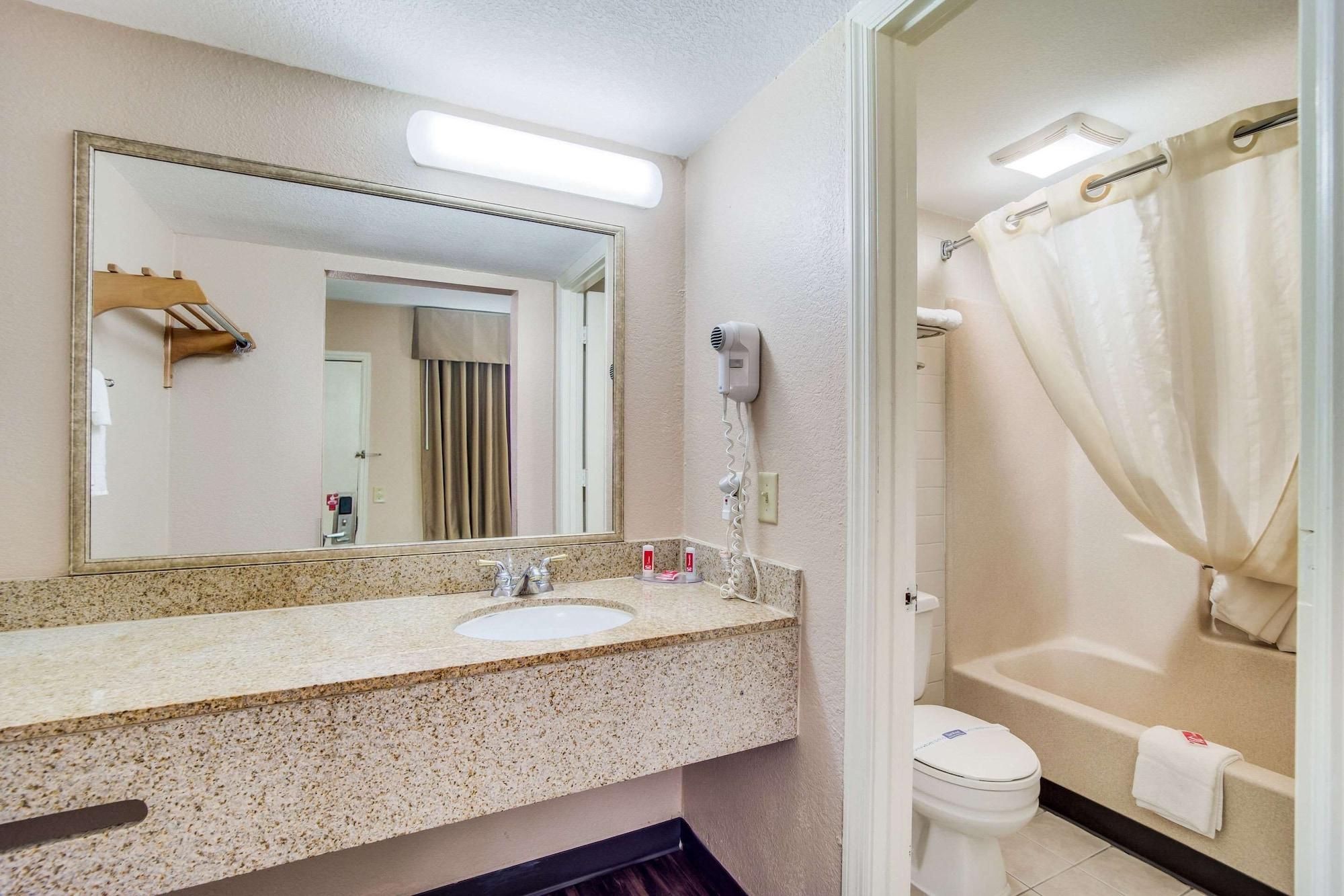 Econo Lodge Walterboro Εξωτερικό φωτογραφία